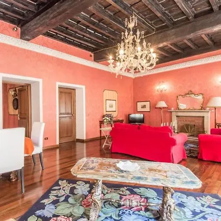 Luxury Spanish Steps Apartment Rome