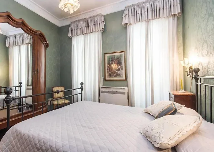 Luxury Spanish Steps Διαμέρισμα *