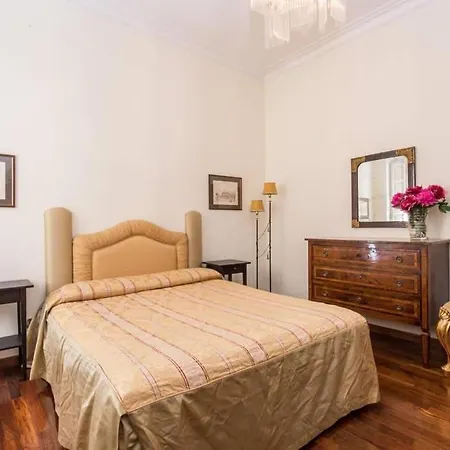 Luxury Spanish Steps Daire